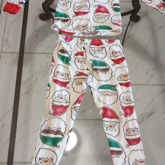 CHRISTMAS PJ'S & CLOTHES - Picture 4 of 7